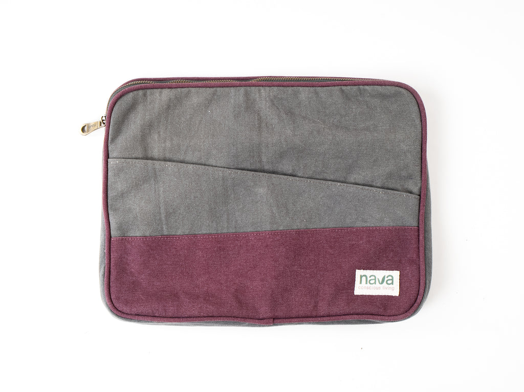 Nava Eco-friendly cotton laptop sleeve in Olive and Red