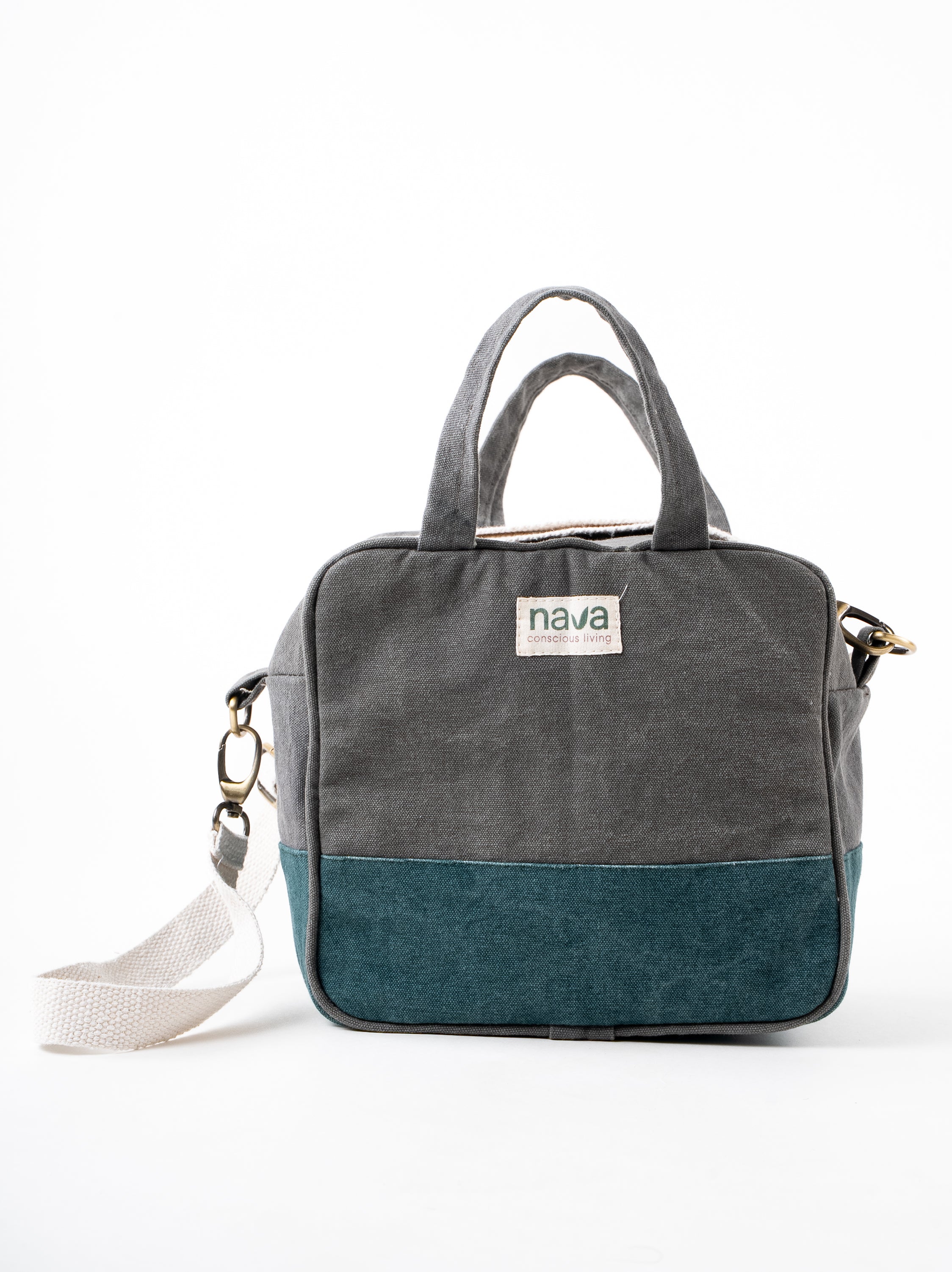 Nava Insulated cotton bag made from sustainable materials to keep your food fresh. Olive and Green colour